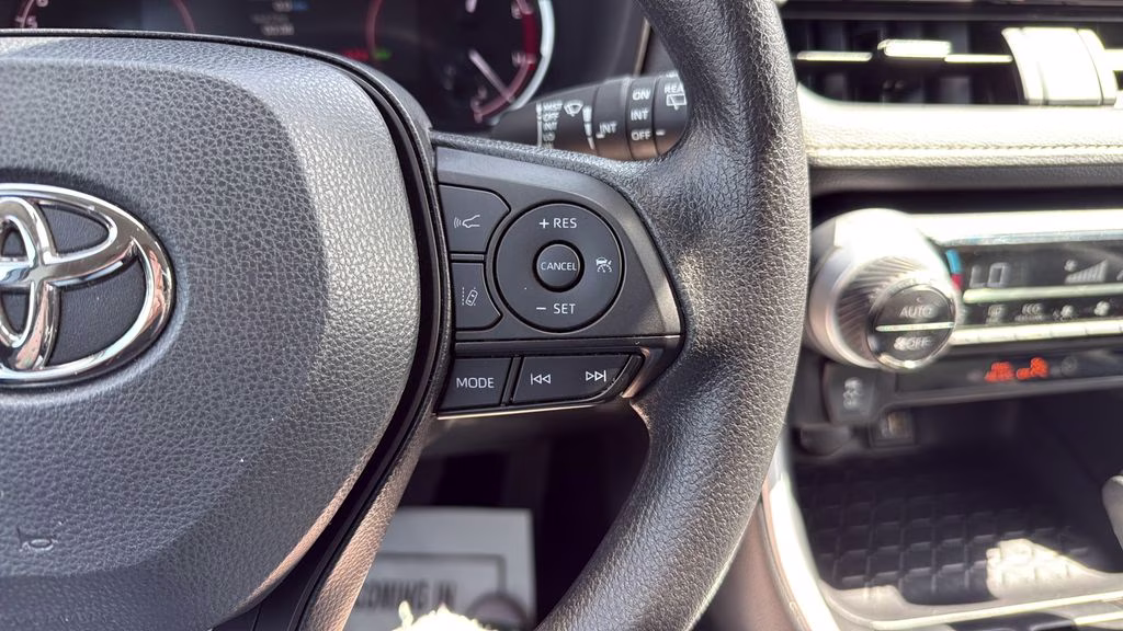 2025 Magnetic Gray Metallic Toyota RAV4 XLE AWD SUV