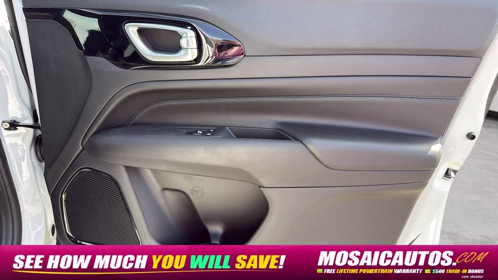 2026 Bright White Clearcoat Jeep Compass Latitude 4X4 SUV