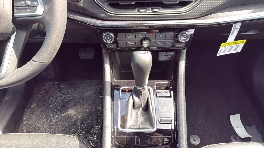 2026 Bright White Clearcoat Jeep Compass Latitude 4X4 SUV