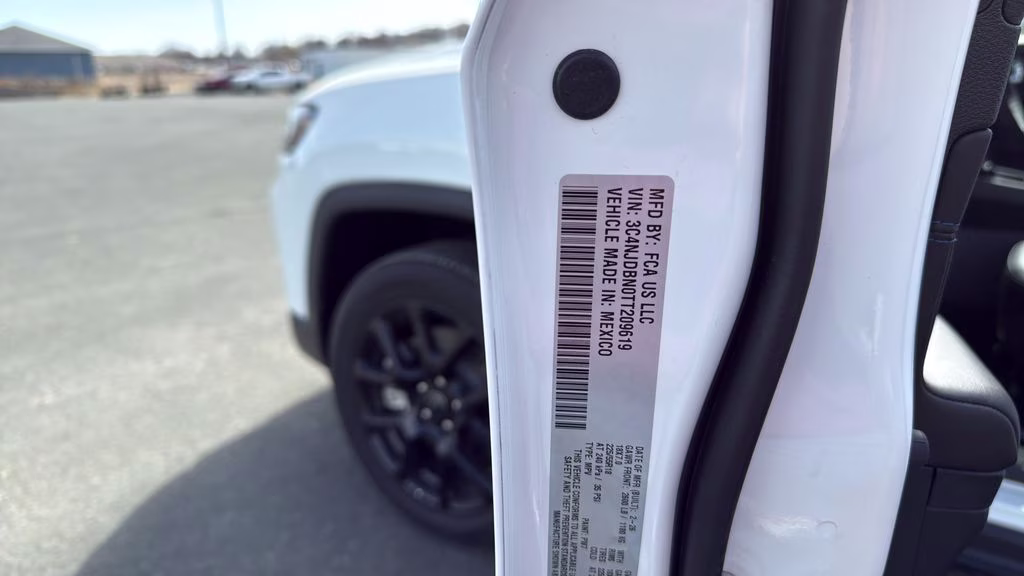 2026 Bright White Clearcoat Jeep Compass Latitude 4X4 SUV