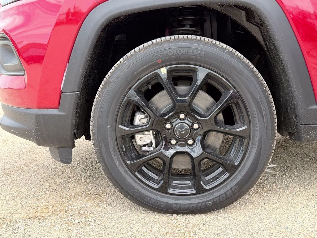 2026 Red Hot Pearlcoat Jeep Compass Latitude 4X4 SUV