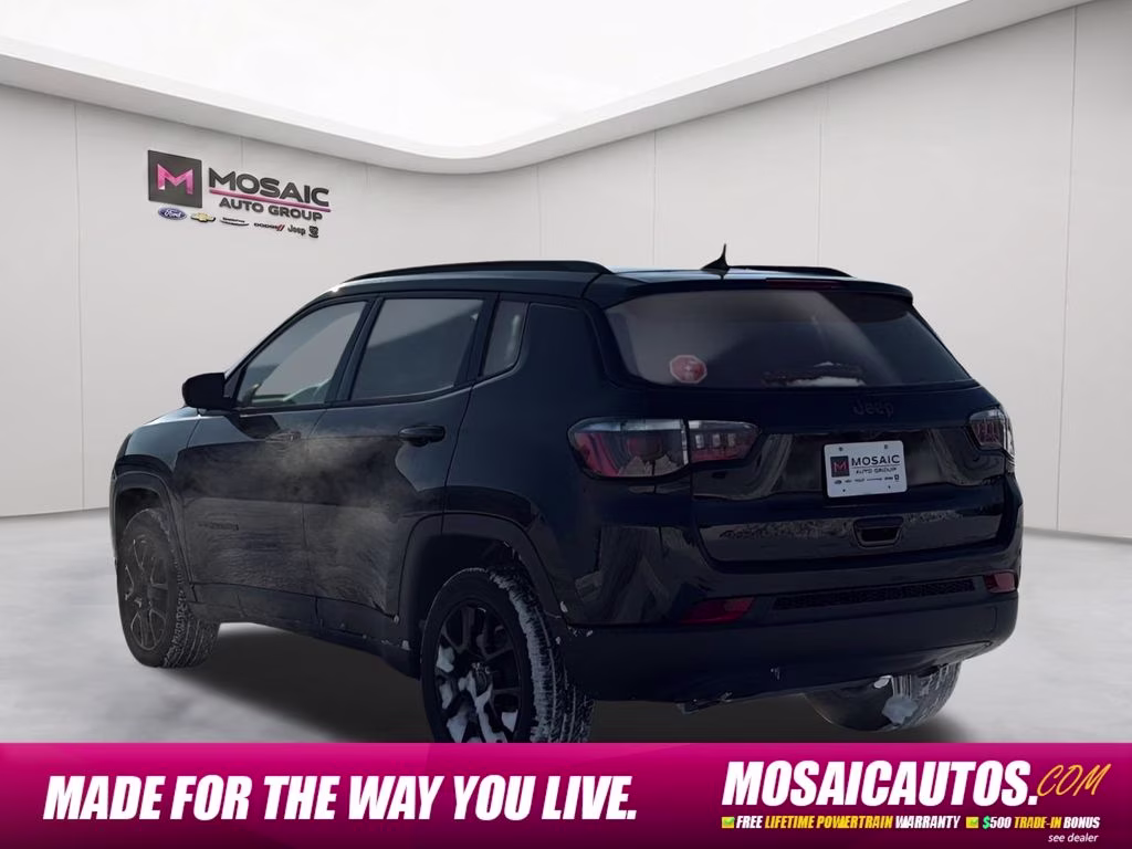 2026 Diamond Black Crystal Pearlcoat Jeep Compass Latitude 4X4 SUV
