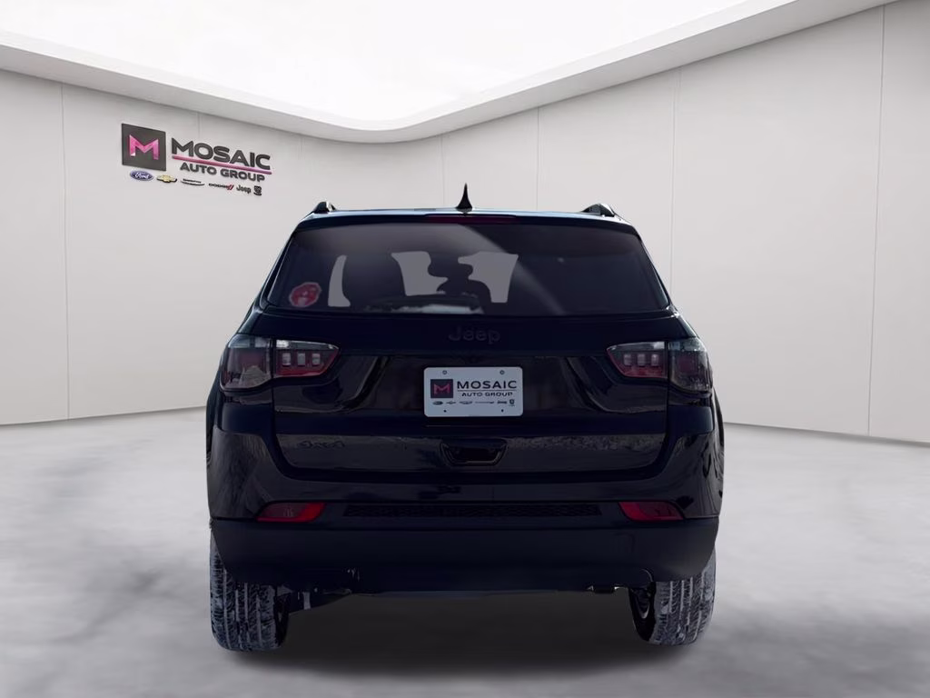 2026 Diamond Black Crystal Pearlcoat Jeep Compass Latitude 4X4 SUV
