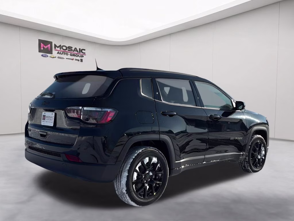 2026 Diamond Black Crystal Pearlcoat Jeep Compass Latitude 4X4 SUV