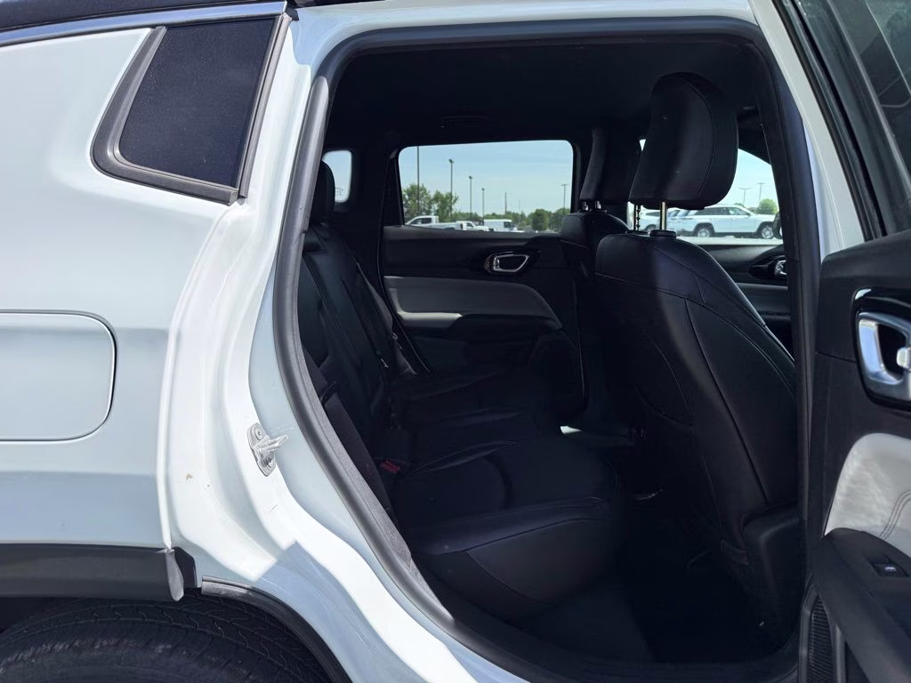 2025 Bright White Clearcoat Jeep Compass Limited 4X4 SUV