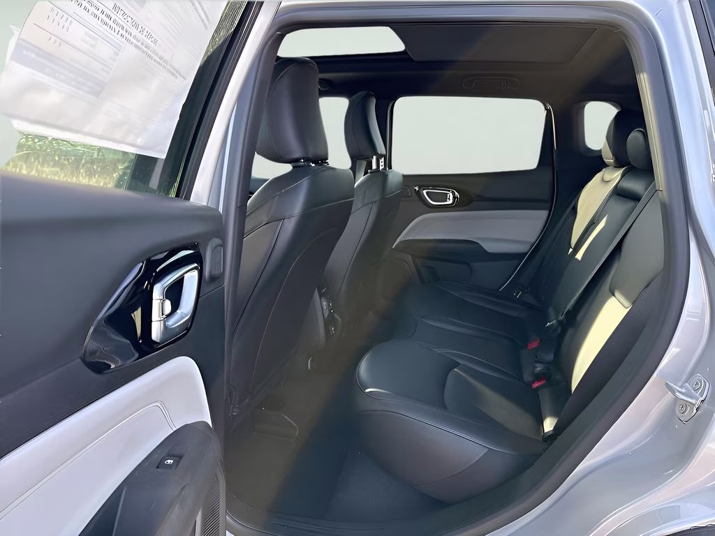 2026 silver zynith metallic clearcoat Jeep Compass Limited Sun, Sound & Navigation Group 4X4 SUV