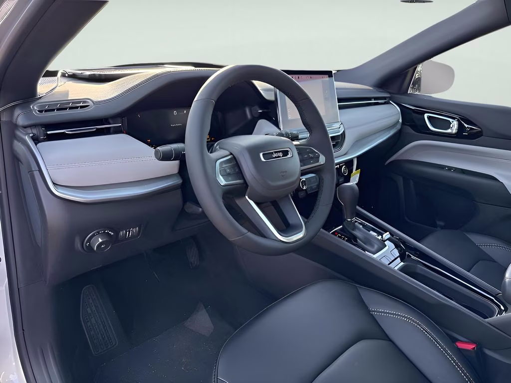 2026 silver zynith metallic clearcoat Jeep Compass Limited Sun, Sound & Navigation Group 4X4 SUV