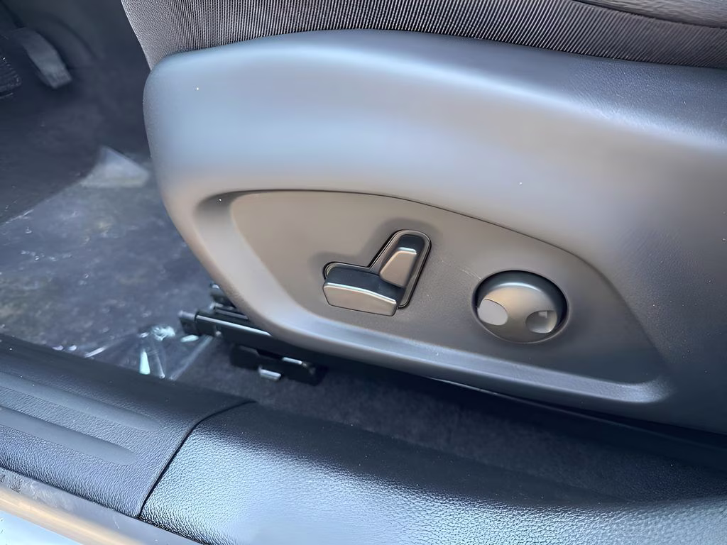 2026 silver zynith metallic clearcoat Jeep Compass Limited Sun, Sound & Navigation Group 4X4 SUV