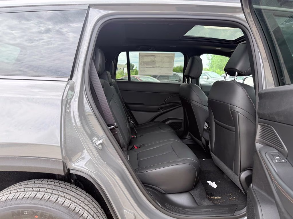 2026 Sting-Gray Clearcoat Jeep Cherokee Limited 4X4 SUV