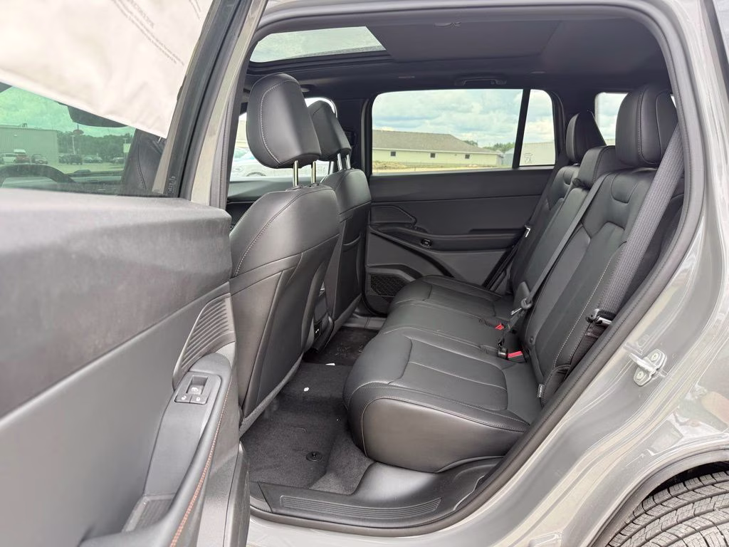 2026 Sting-Gray Clearcoat Jeep Cherokee Limited 4X4 SUV
