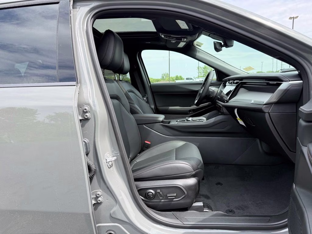 2026 Sting-Gray Clearcoat Jeep Cherokee Limited 4X4 SUV
