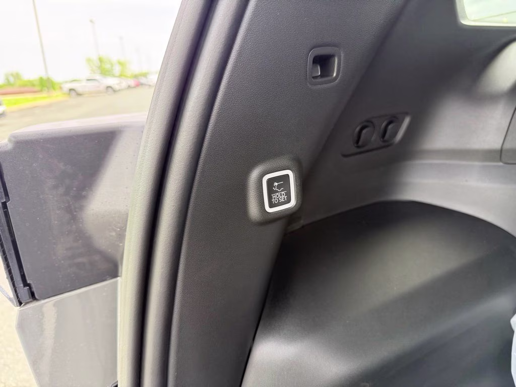 2026 Sting-Gray Clearcoat Jeep Cherokee Limited 4X4 SUV