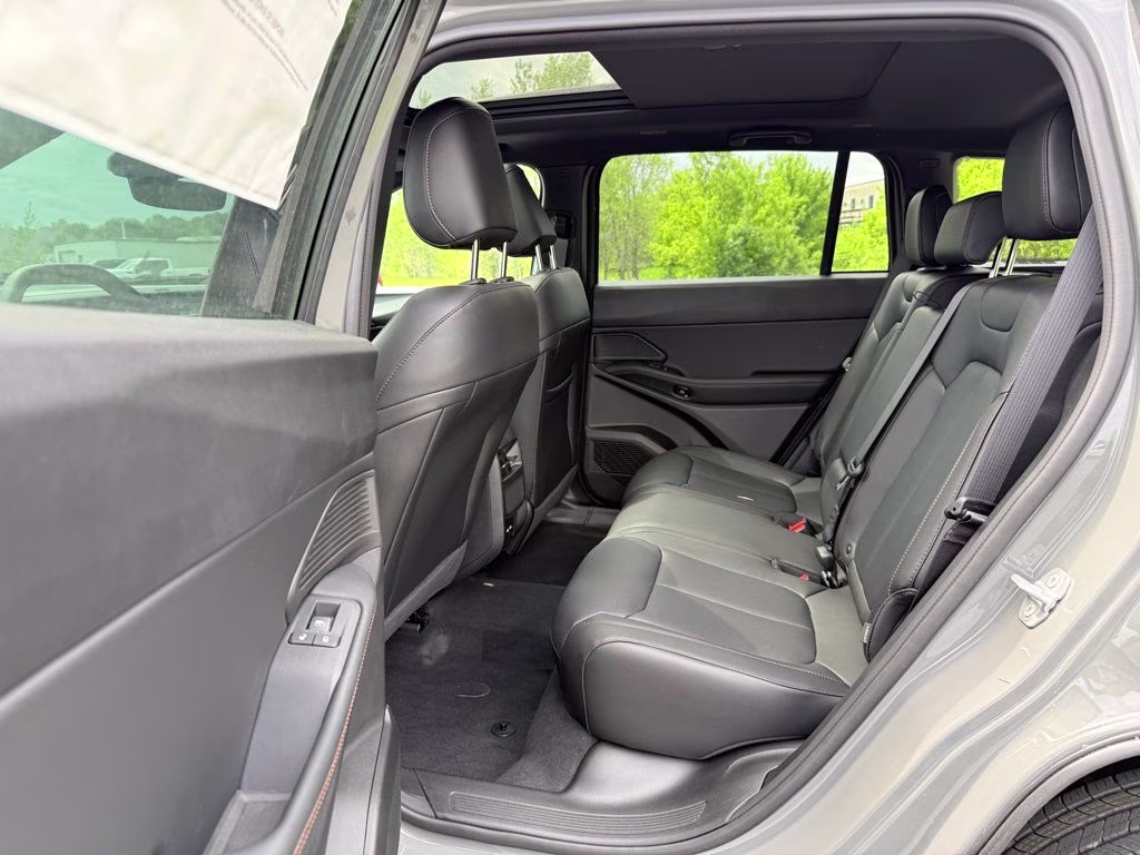 2026 Sting-Gray Clearcoat Jeep Cherokee Limited 4X4 SUV