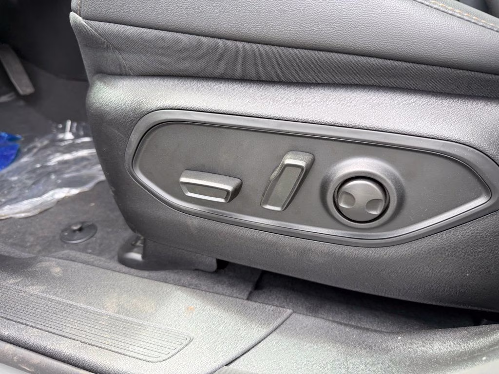 2026 Sting-Gray Clearcoat Jeep Cherokee Limited 4X4 SUV