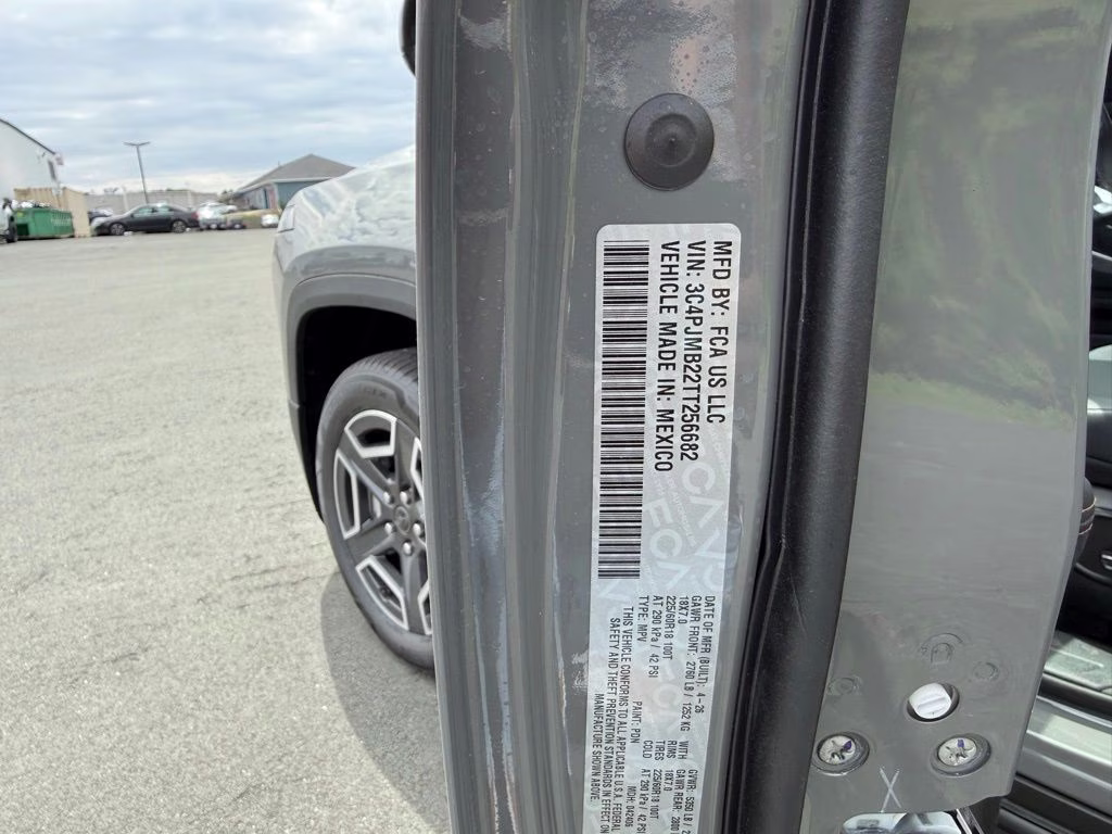 2026 Sting-Gray Clearcoat Jeep Cherokee Limited 4X4 SUV