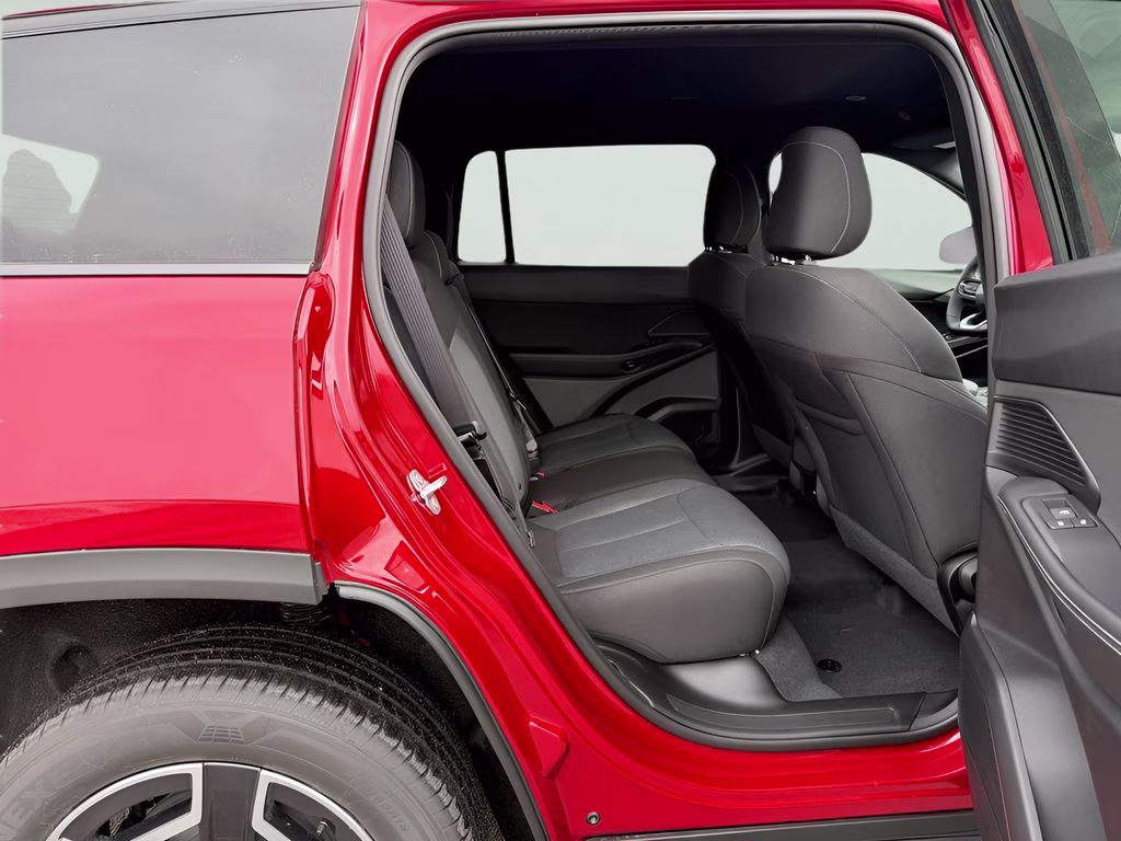 2026 Red Hot Pearlcoat Jeep Cherokee Laredo 4X4 SUV