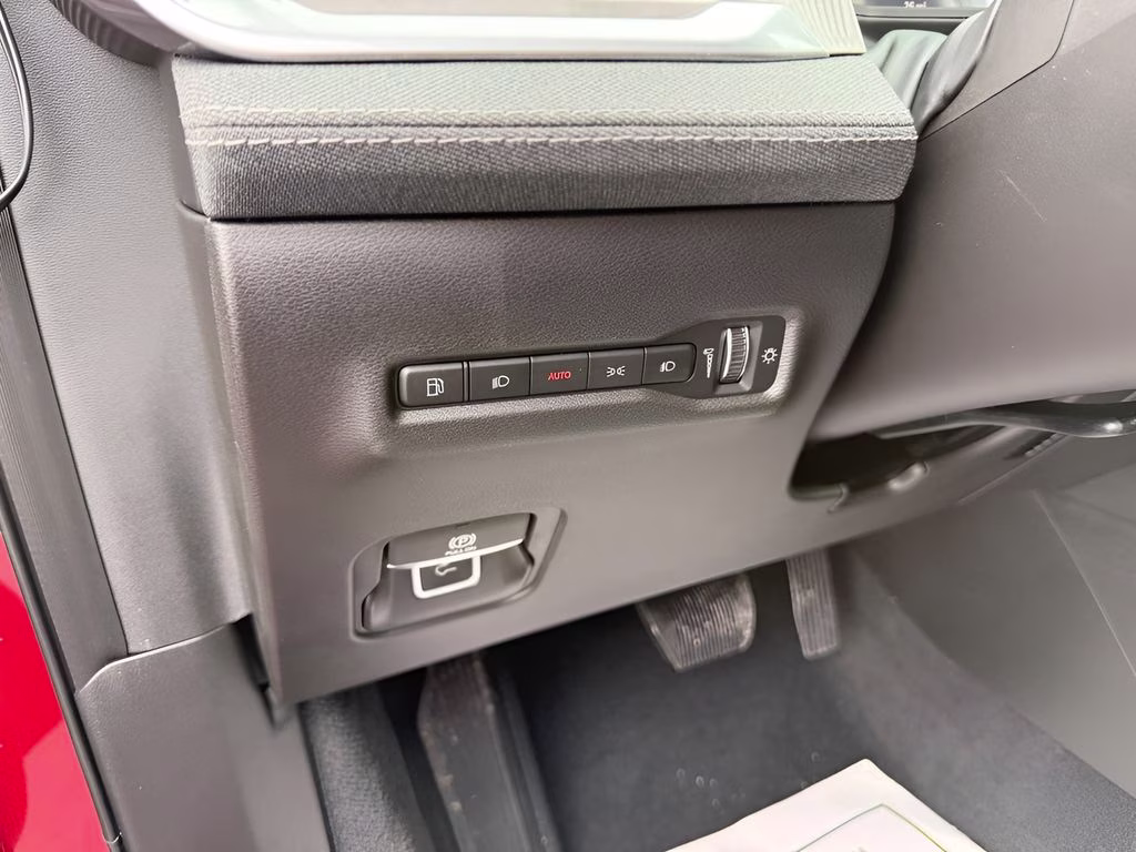 2026 Red Hot Pearlcoat Jeep Cherokee Laredo 4X4 SUV