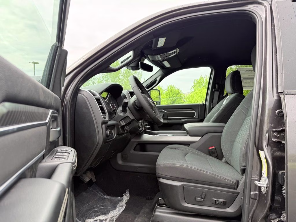 2026 Granite Crystal Metallic Clearcoat Ram 2500 Big Horn 4X4 Truck
