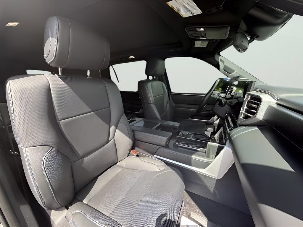 2023 Toyota Sequoia Platinum - Photo 17