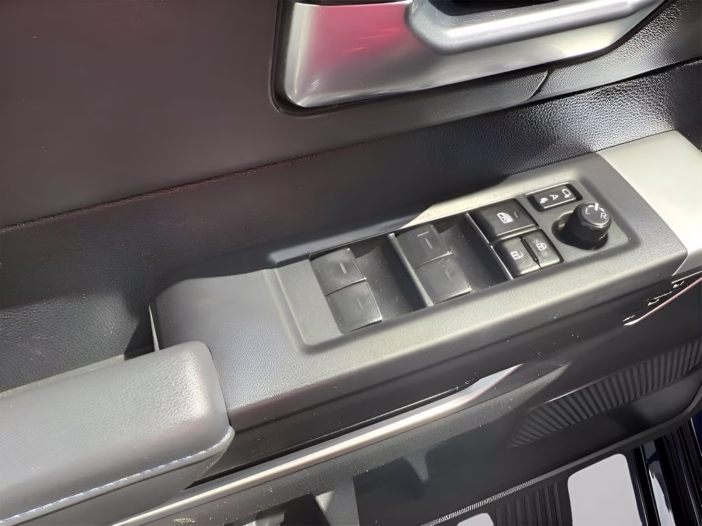 2023 Toyota Sequoia Platinum - Photo 19