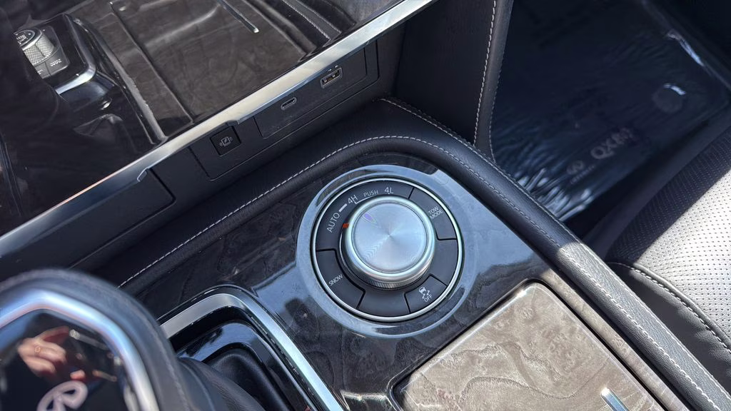 2024 Anthracite Gray INFINITI QX80 LUXE 4X4 SUV