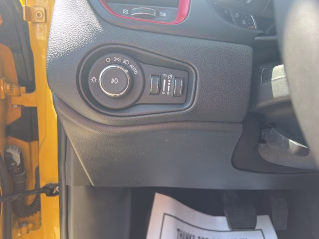 2023 Solar Yellow Clearcoat Jeep Renegade Trailhawk 4X4 SUV