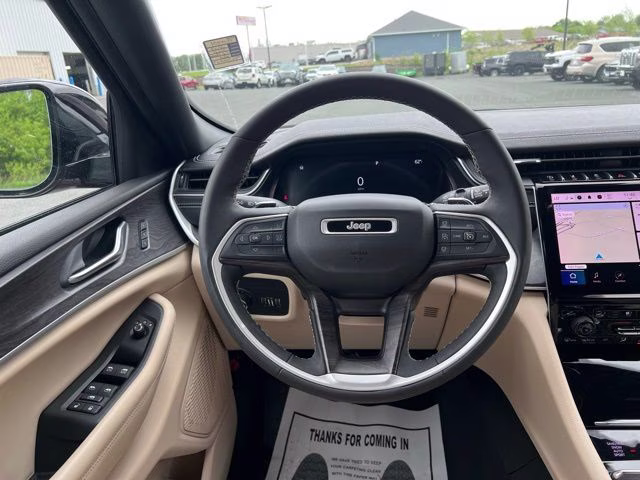 2023 Velvet Red Pearlcoat Jeep Grand Cherokee Limited 4X4 SUV
