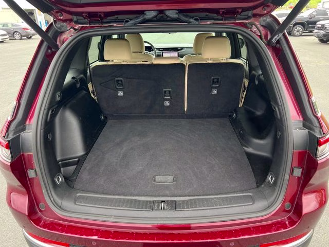 2023 Velvet Red Pearlcoat Jeep Grand Cherokee Limited 4X4 SUV