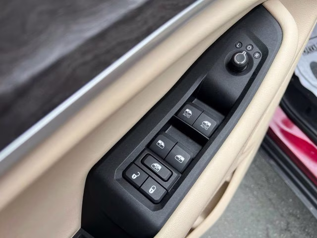 2023 Velvet Red Pearlcoat Jeep Grand Cherokee Limited 4X4 SUV