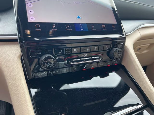 2023 Velvet Red Pearlcoat Jeep Grand Cherokee Limited 4X4 SUV