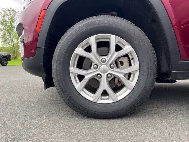2023 Velvet Red Pearlcoat Jeep Grand Cherokee Limited 4X4 SUV
