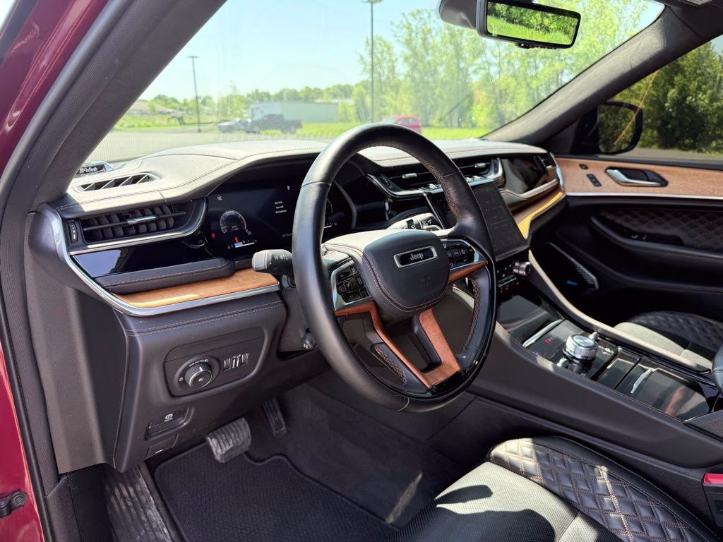 2022 Velvet Red Pearlcoat Jeep Grand Cherokee Summit Reserve 4X4 SUV