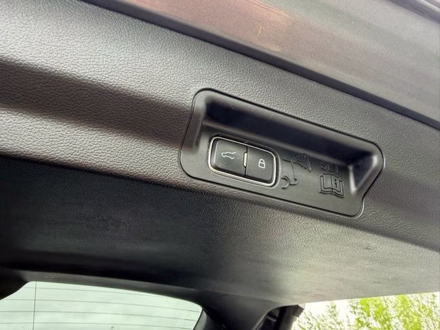 2023 Gray Metallic Ford Explorer Limited 4X4 SUV