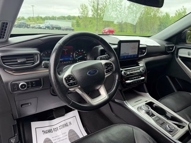 2023 Gray Metallic Ford Explorer Limited 4X4 SUV