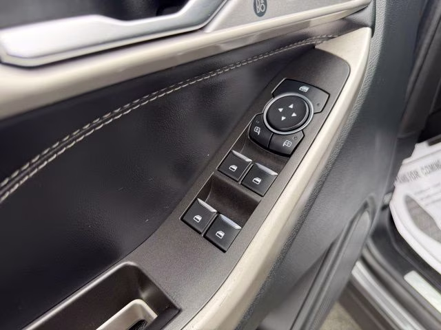 2023 Gray Metallic Ford Explorer Limited 4X4 SUV