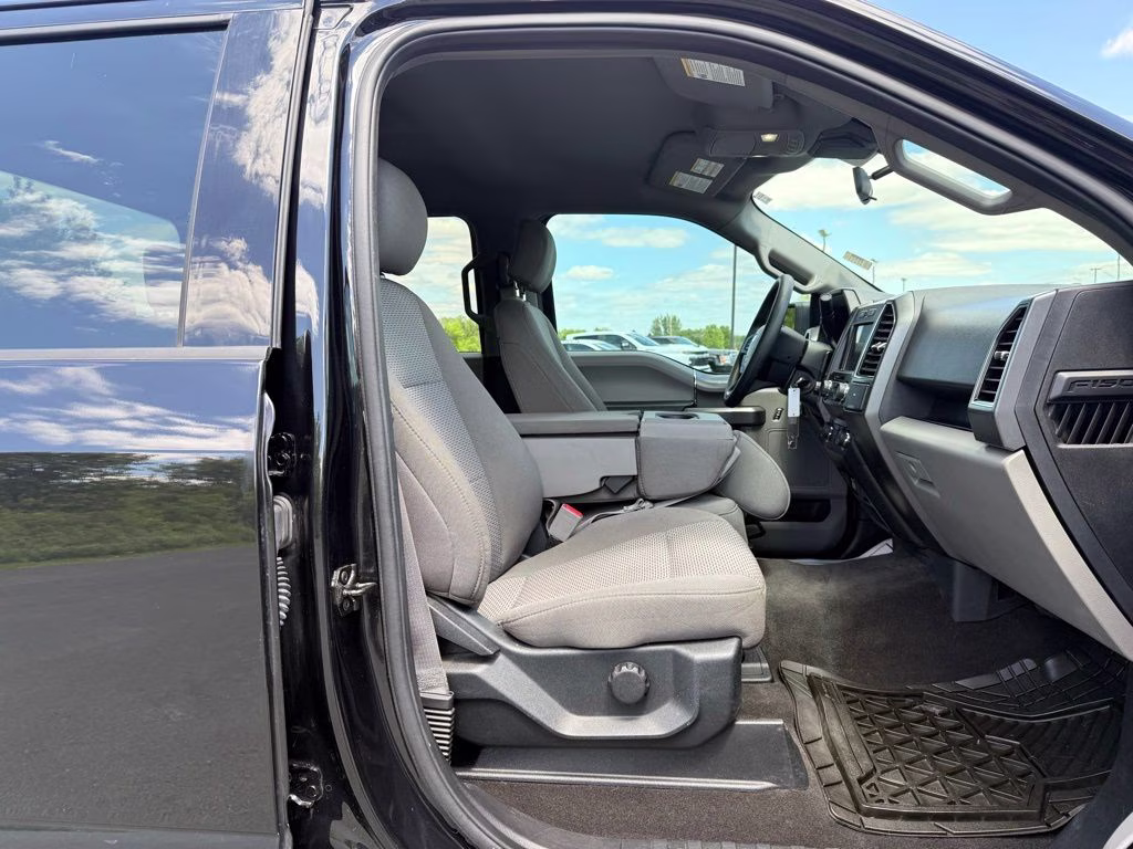 2020 Agate Black Metallic Ford F-150 XLT 4X4 Truck