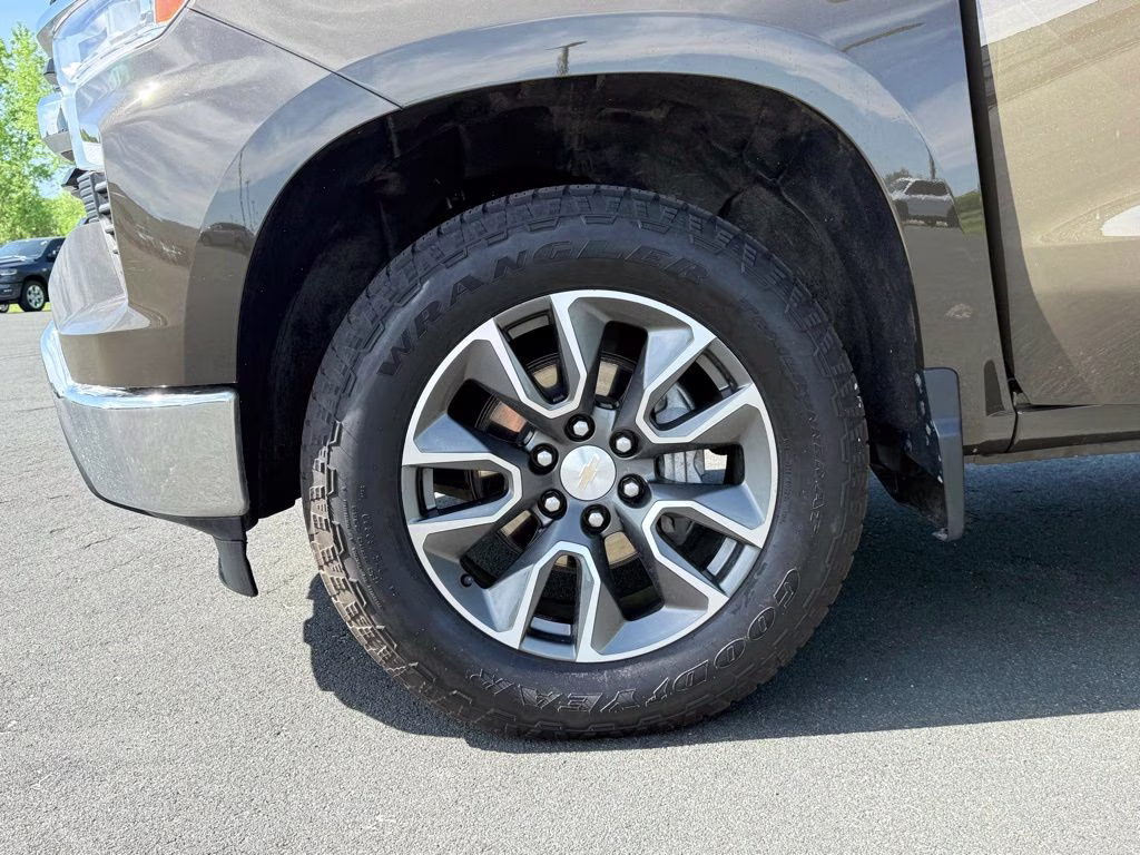2024 Harvest Bronze Metallic Chevrolet Silverado 1500 LT 4X4 Truck