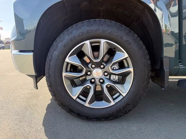 2025 Cypress Gray Chevrolet Silverado 1500 LT 4X4 Truck