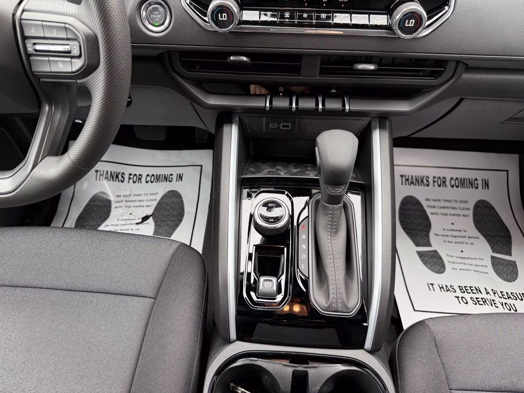 2026 Summit White Chevrolet Colorado Trail Boss 4X4 Truck