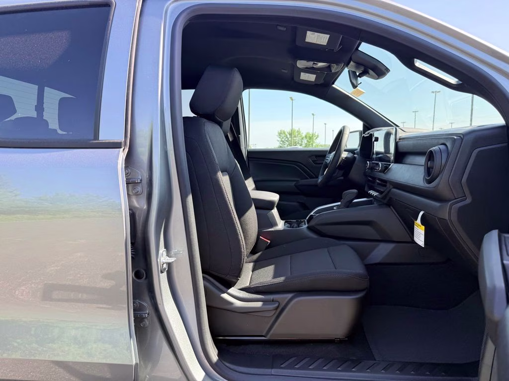 2026 Chevrolet Colorado Trail Boss - Photo 10