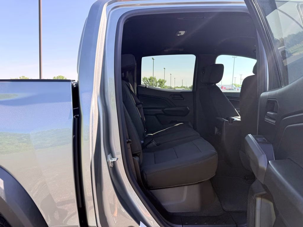 2026 Chevrolet Colorado Trail Boss - Photo 13