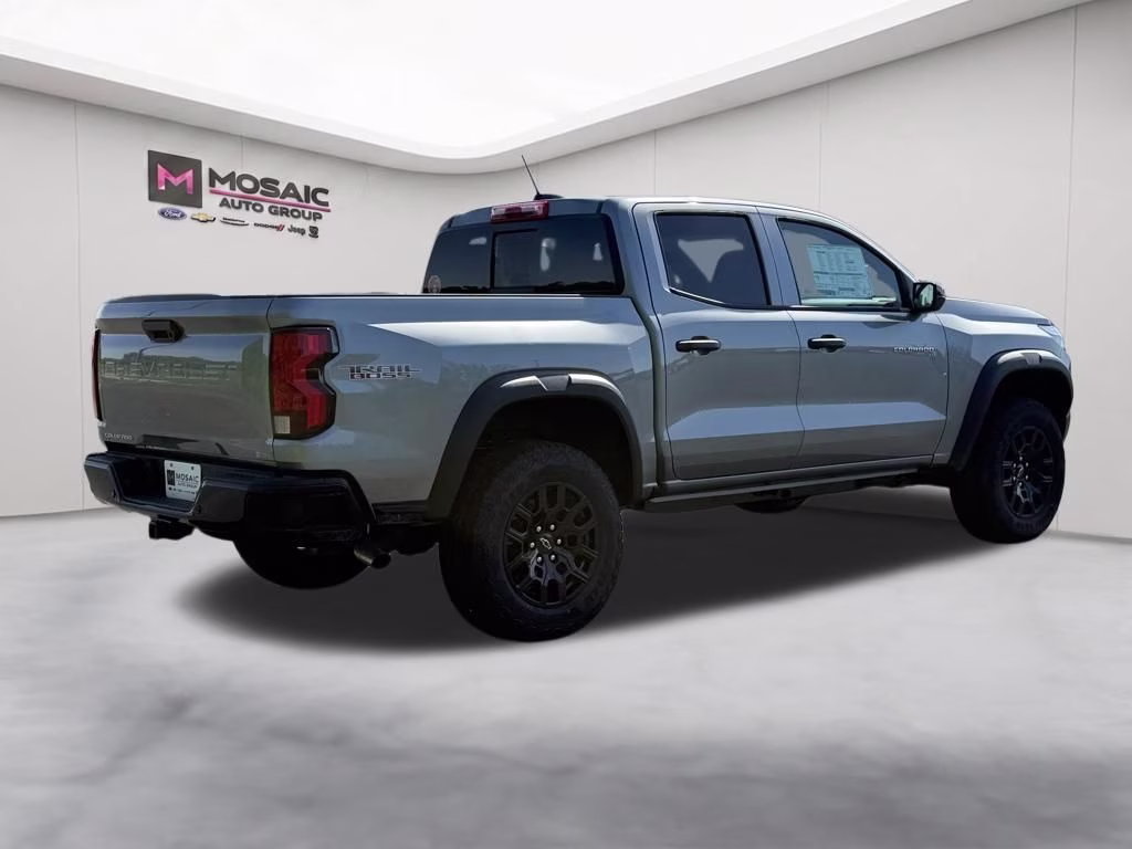 2026 Chevrolet Colorado Trail Boss - Photo 8