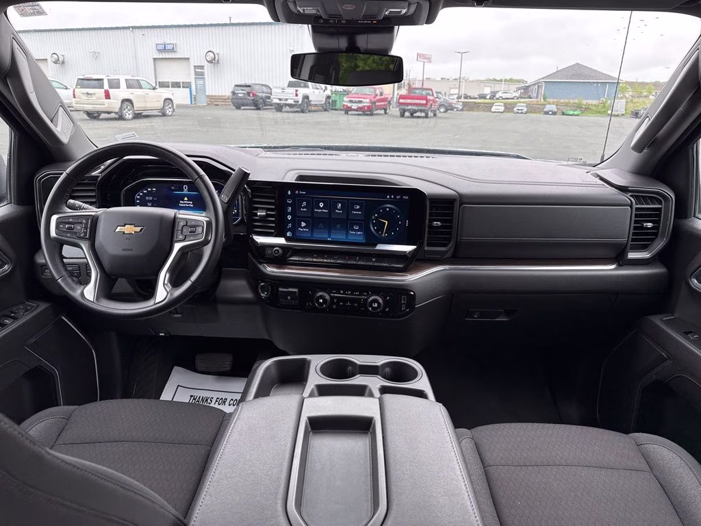 2025 Sterling Gray Metallic Chevrolet Silverado 1500 LT 4X4 Truck