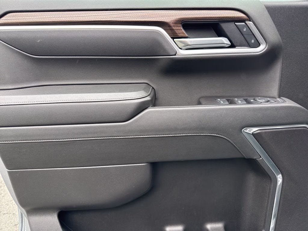 2025 Sterling Gray Metallic Chevrolet Silverado 1500 LT 4X4 Truck
