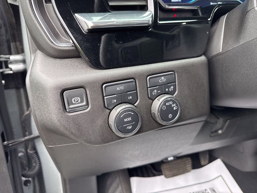 2025 Sterling Gray Metallic Chevrolet Silverado 1500 LT 4X4 Truck