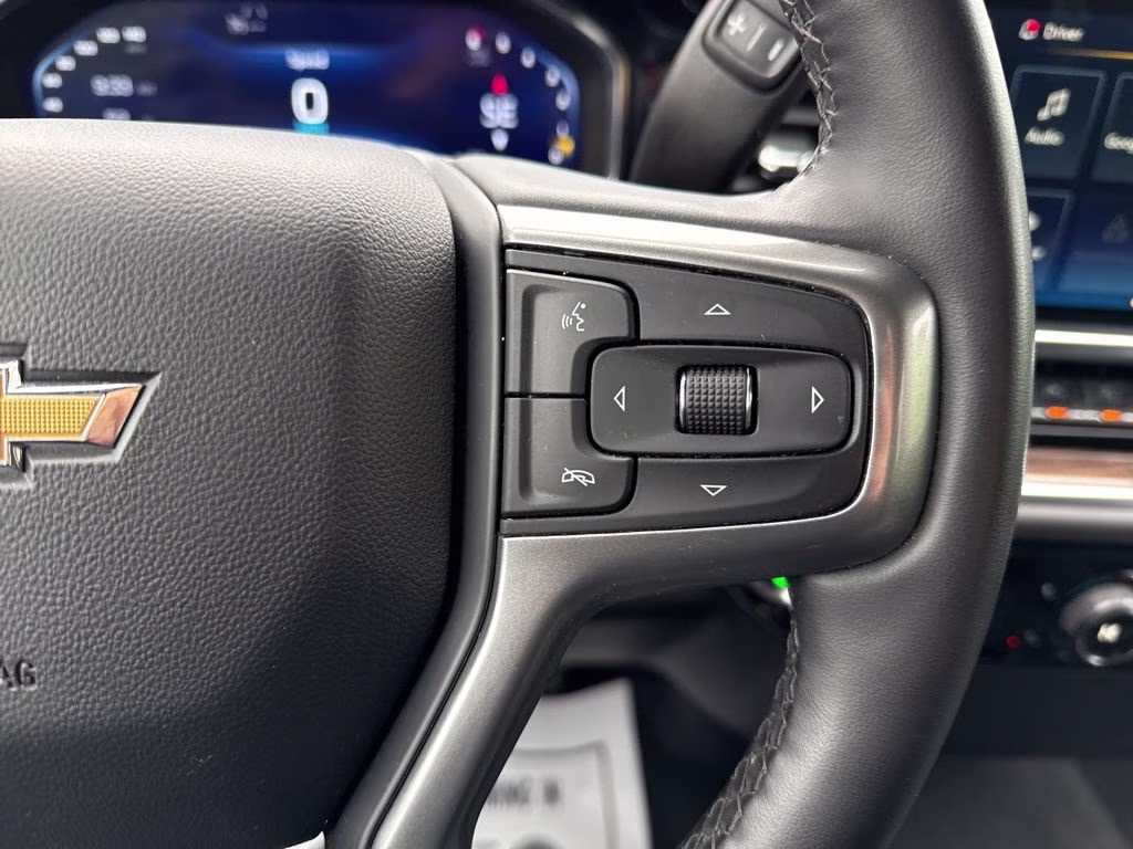 2025 Sterling Gray Metallic Chevrolet Silverado 1500 LT 4X4 Truck