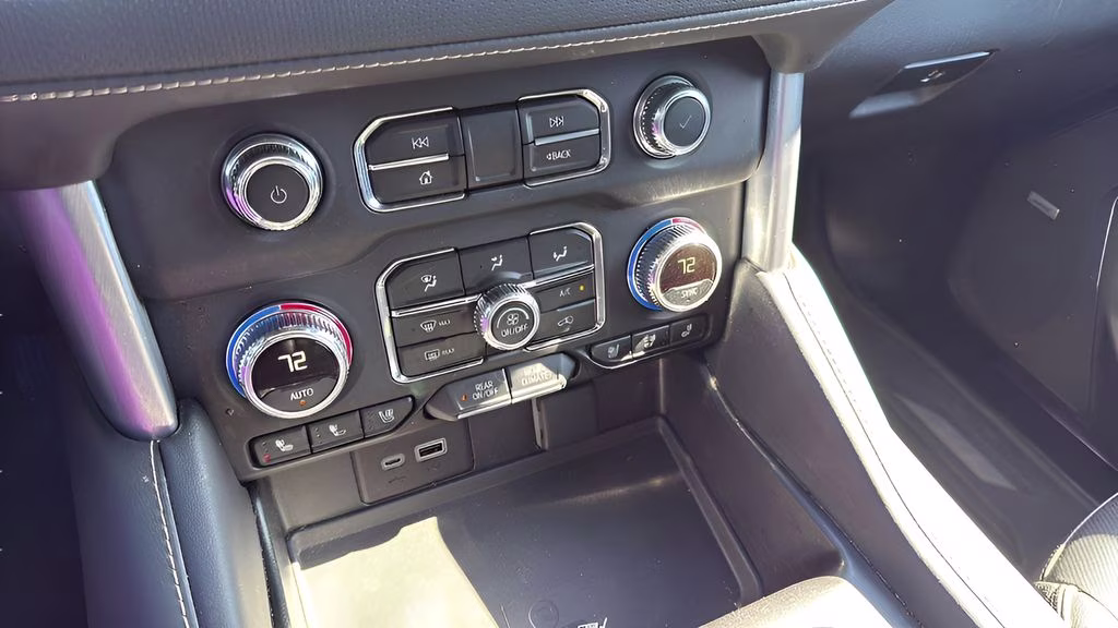 2024 Volcanic Red Tintcoat GMC Yukon SLT 4X4 SUV