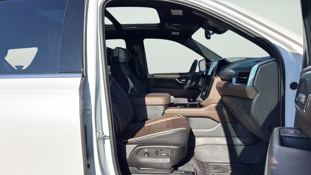 2025 White Frost Tricoat GMC Yukon Denali Ultimate 4X4 SUV