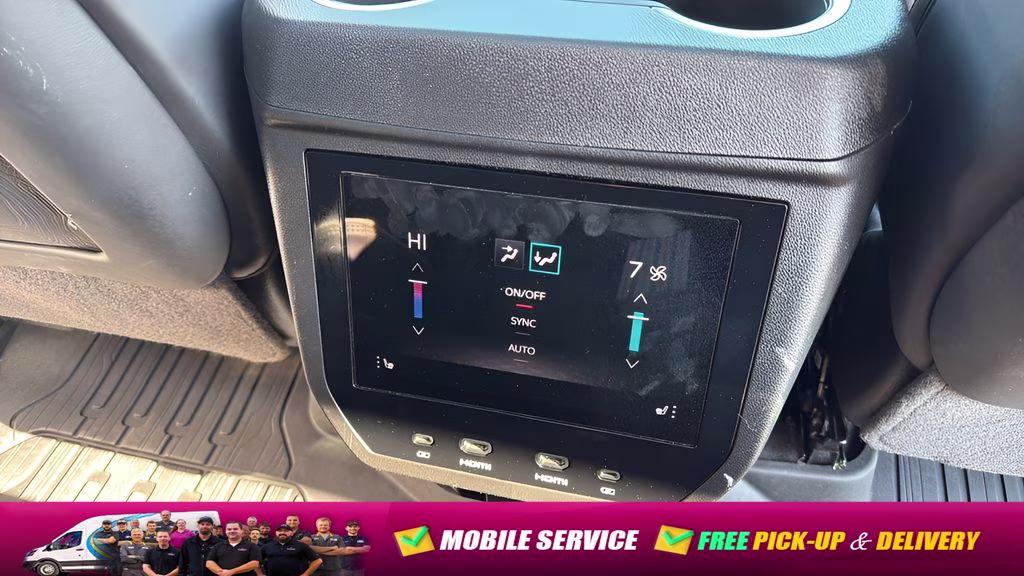 2025 White Frost Tricoat GMC Yukon Denali Ultimate 4X4 SUV