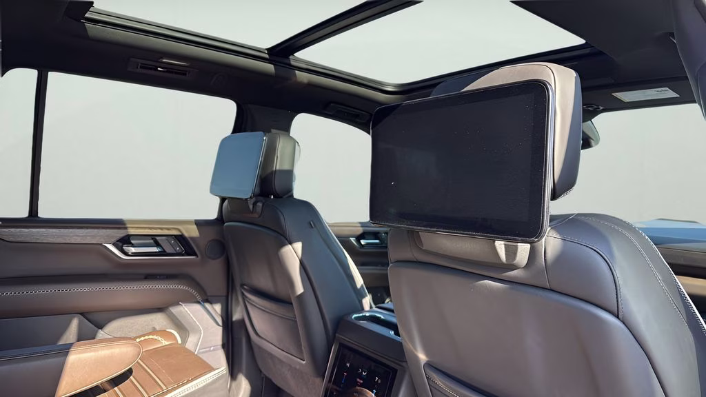2025 White Frost Tricoat GMC Yukon Denali Ultimate 4X4 SUV